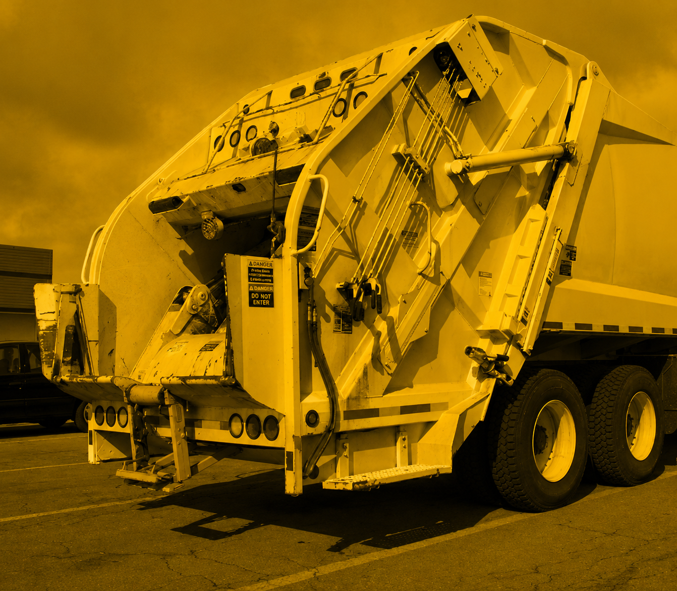 Apartment-Trash-Compactor--2 Food Waste Grinder